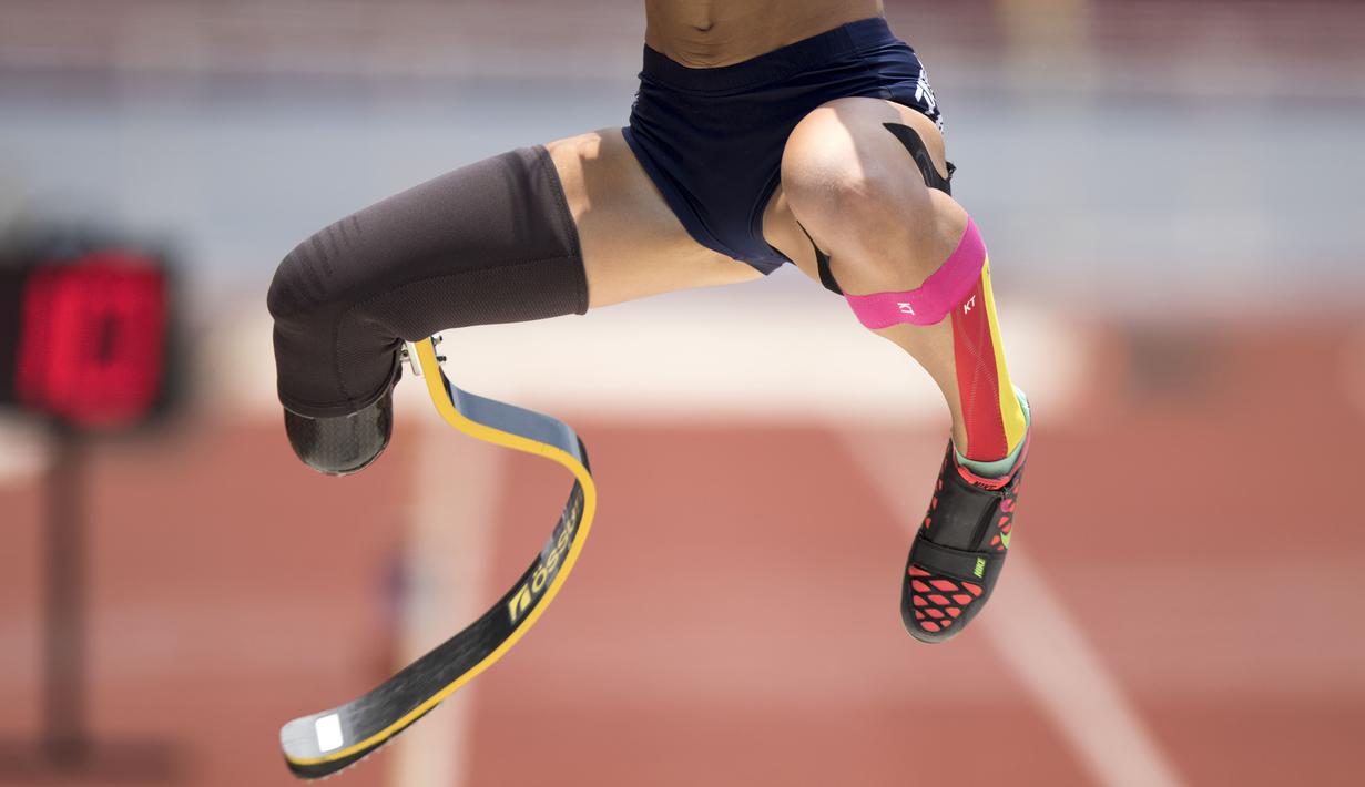 Nakanishi Maya atlet Jepang peraih medali emas di nomor lompat jauh putri klasifikasi T42-44/61-64 pada Asian Para Games 2018, di Stadion Utama Gelora Bung Karno Jakarta, Selasa (9/10/2018).  (Bola.com/Peksi Cahyo)