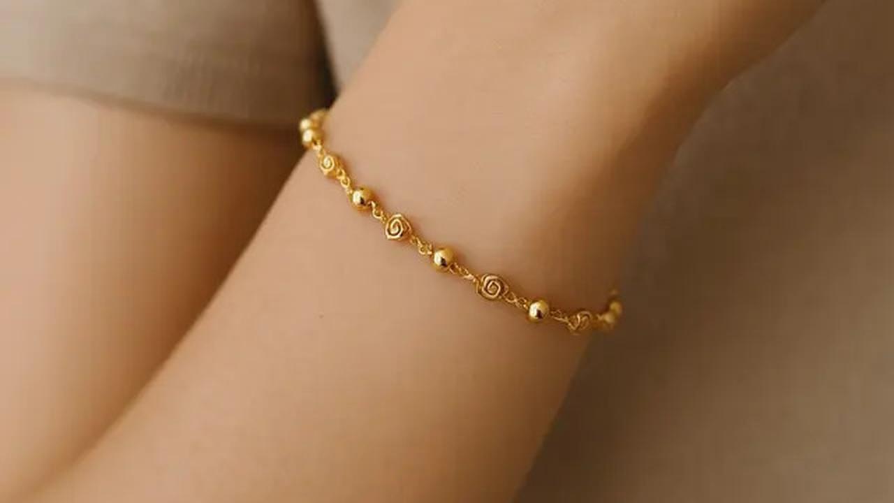 7 Model Gelang Emas Bola Kecil 2--5 Gram Kombinasi Spiral Modern