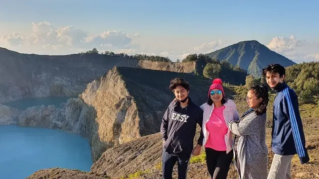7 Potret Ira Wibowo Bareng Anak Kandung dan Tiri Ini Selalu Kompak