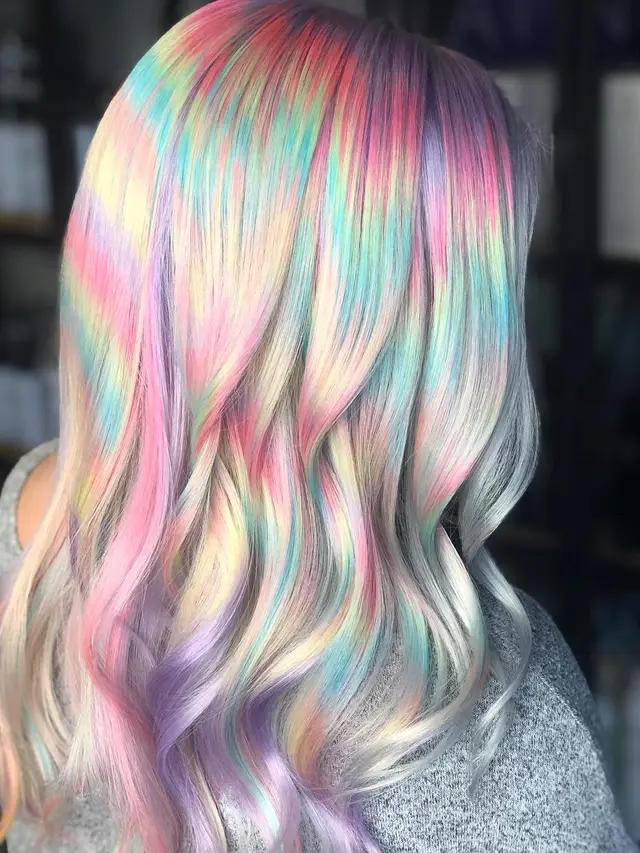 6 Potret Rambut dengan Warna Bak Pelangi Ini Unik, Penampilan Jadi Beda