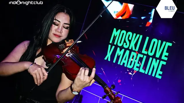 Kolaborasi permainan DJ dan Violin memanjakan pengunjung.
