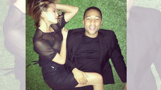Chrissy Teigen Dicari Orang Karena Foto Payudaranya Showbiz