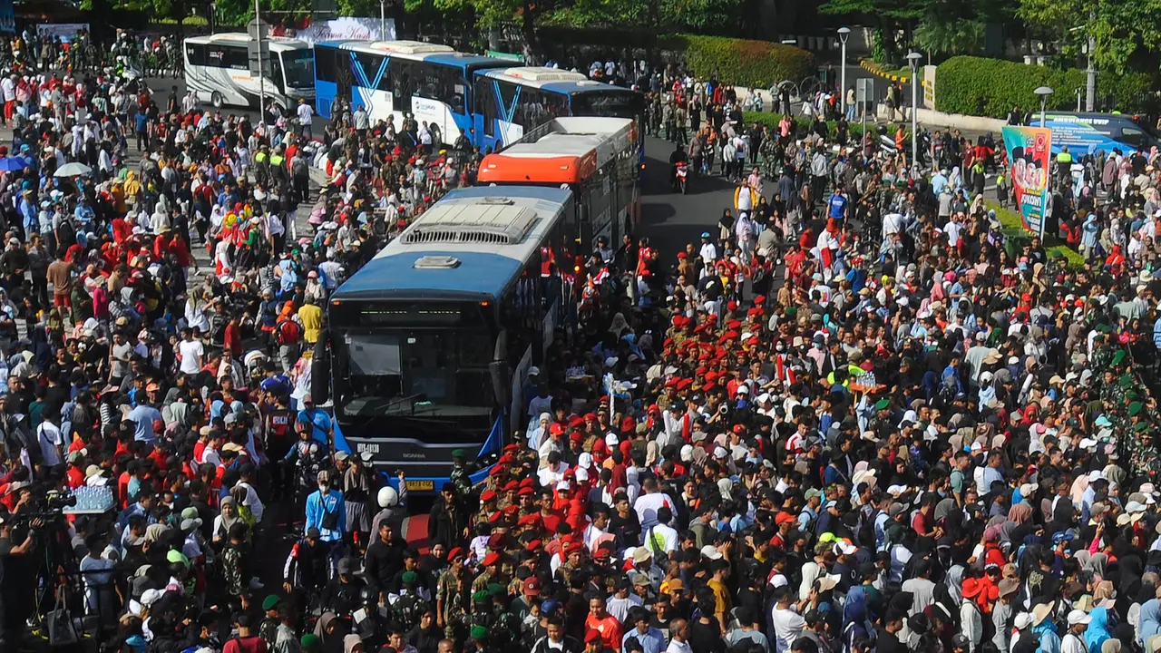 Warga Padati Panggung Pesta Rakyat di Kawasan Bundaran HI Jakarta