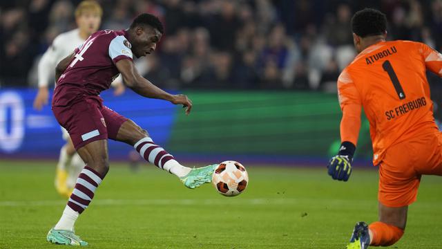 Foto: Aksi Pencetak Gol Pemain West Ham dan Brighton di Laga Terakhir Fase Grup Europa League 2023 / 2024