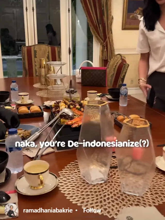 Potret Ruang Makan Rumah Nia Ramadhani
