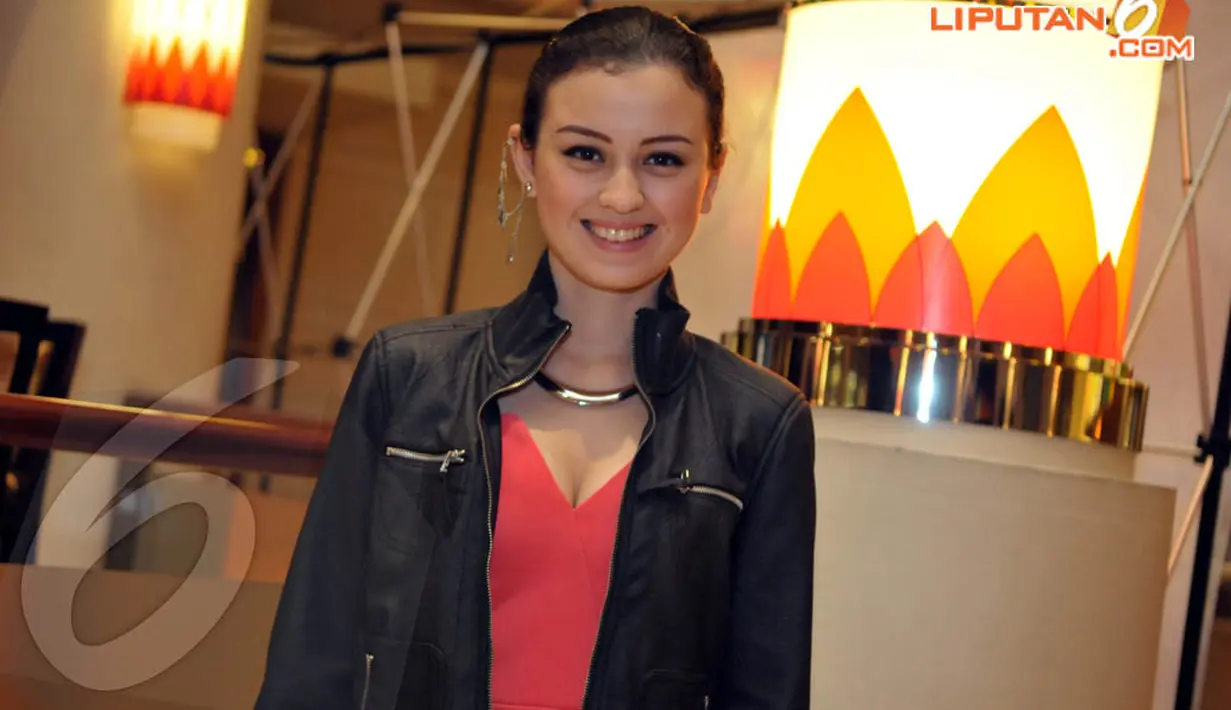 Dara kelahiran 6 Agustus 1993 itu mengaku tak suka dengan rambut tipisnya yang membutuhkan banyak perawatan daripada bagian tubuh lainnya (Liputan6.com/Panji Diksana)
