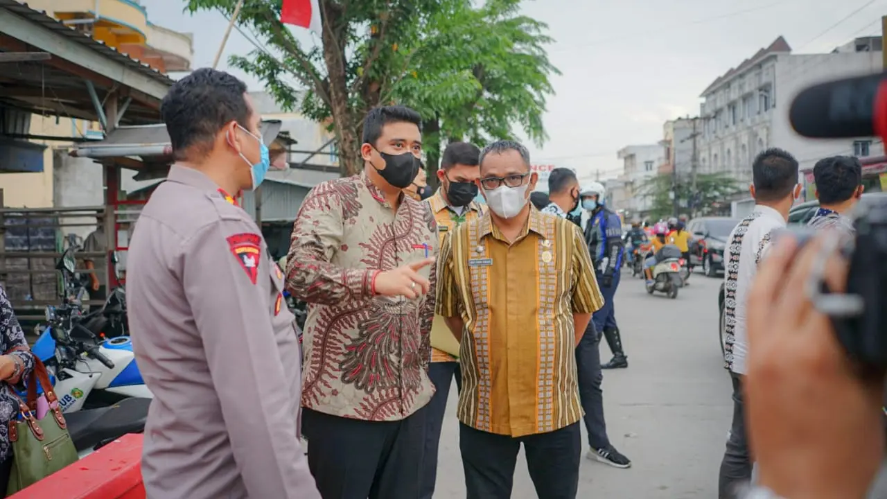 Berkantor di Kecamatan Zona Merah, Ini yang Dilakukan Bobby Nasution