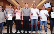AHY Serahkan Sertifikat Tanah Wakaf hingga Hak Pengelolaan kepada Pemprov Kalbar dan Polri