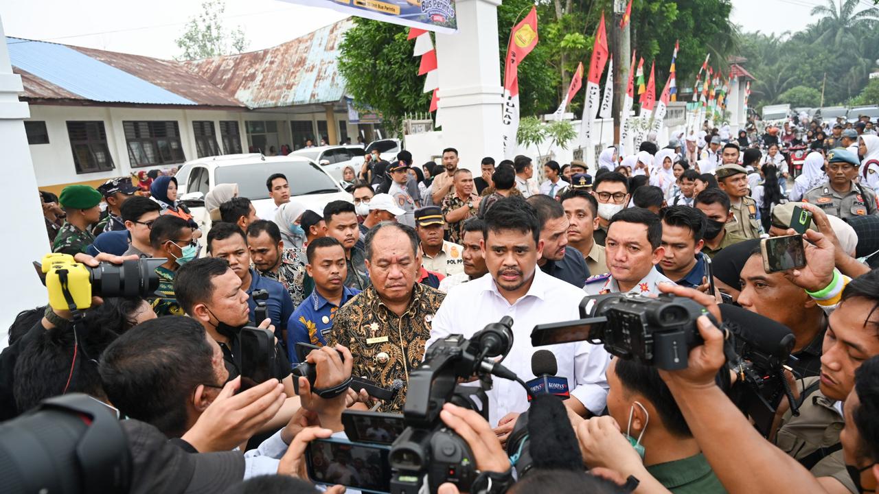 Dua Strategi Bobby Nasution Hadapi Kabut Asap Kebakaran Hutan