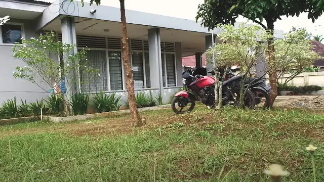 Rumah Keluarga Besar Dude Harlino di Kampung Halaman