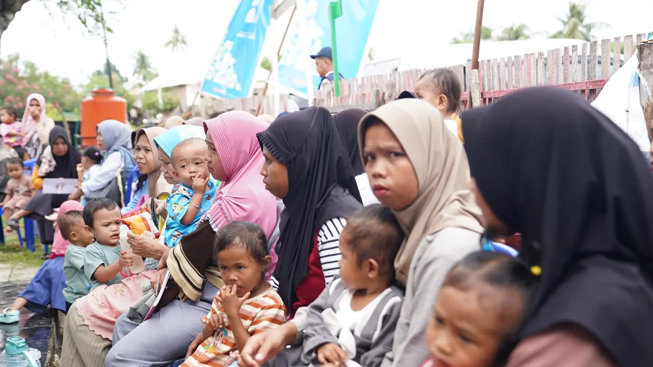 Warga Desa Towale belajar gizi seimbang cegah stunting.