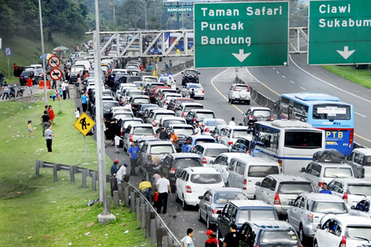 Menuju Puncak Macet 8 Kilometer