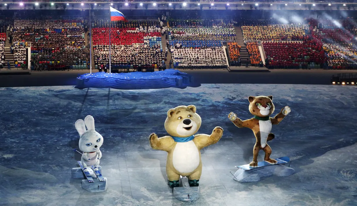 Maskot robot tampil saat upacara pembukaan Olimpiade Musim Dingin 2014 di Sochi, Rusia, 7 Februari 2014. (AP Photo/Robert F. Bukaty)