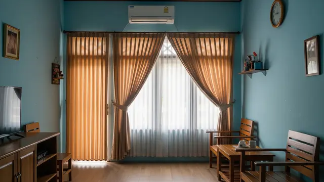 Warna Tirai yang Cocok untuk Tembok Biru - Cokelat