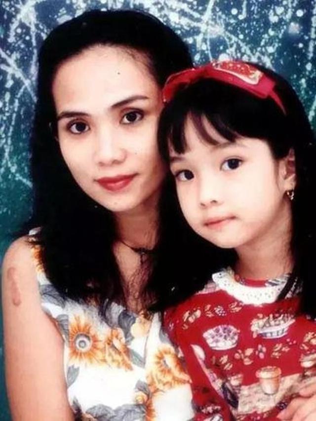 5 Potret Masa Kecil Gisella Anastasia, Wajahnya Mirip Gempi