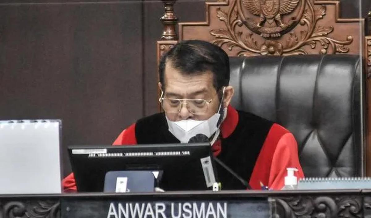 Anwar tak bisa memprediksi kapan putusan uji materi soal batas usia capres dan cawapres itu ditetapkan oleh MK. Dia hanya berharap tahun ini bisa selesai.