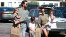 Scott Disick sendiri sudah miliki 3 anak bersama dengan Kourtney Kardashian. (The Sun)
