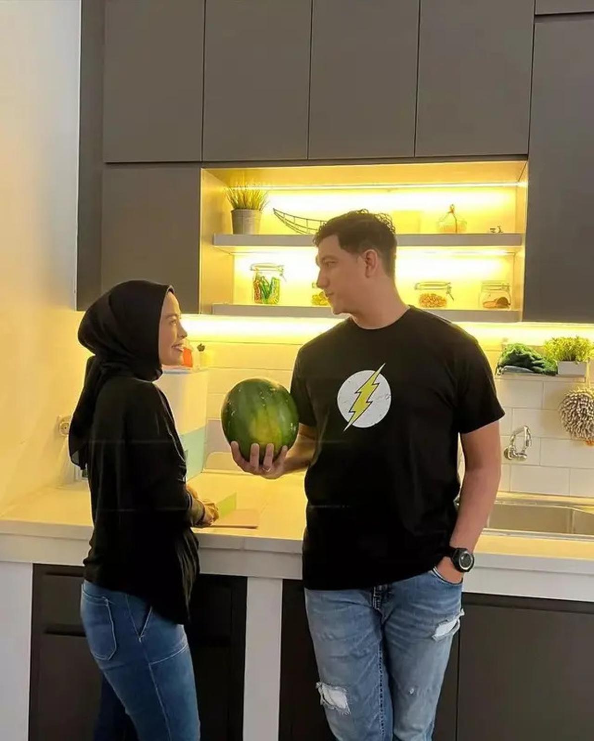 Transformasi Dapur Kayu Minimalis Tantri Kotak, Dari Klasik ke Modern