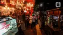 Suasana Pasar Loak di Kebayoran Lama, Jakarta, Rabu (3/11/2021). Pasar Loak Kebayoran Lama tetep eksis di tengah maraknya situs jual beli online. Barang dagangan yang dijual mulai dari pakaian, tas, aksesori hingga elektronik. (Liputan6.com/Johan Tallo)
