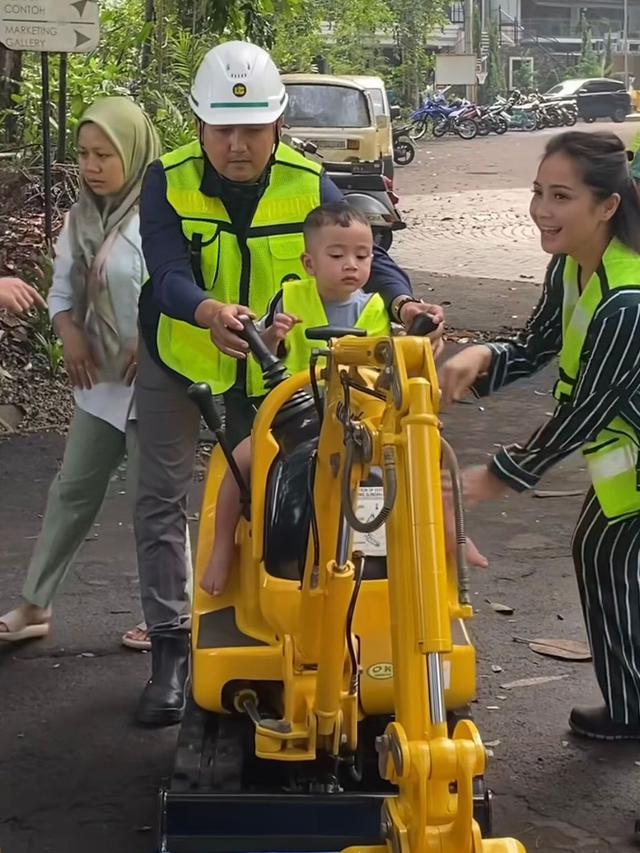 Potret Cipung dan Mr. Truck (Instagram/@raffinagita1717)