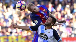 1. Jeremy Mathieu - Selama ini dirinya hanya menjadi pelapis dari Gerard Pique dan Javier Mascherano. Performa yang tak maksimal membuat posisinya terancam. (AFP/Lluis Gene)