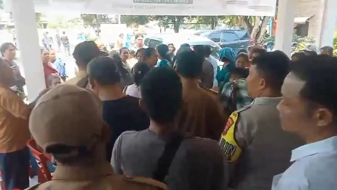 Geger! Warga STM Hilir Geruduk Kantor Camat, Tolak Pembangunan Koperasi di Atas Tanah Makam