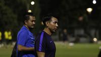 Pelatih Timnas Malaysia, Tan Cheng Hoe, saat latihan jelang laga kualifikasi Piala Dunia di Lapangan ABC, Senayan, Jakarta, Selasa (3/9). Malaysia akan berhadapan dengan Indonesia. (Bola.com/M Iqbal Ichsan)