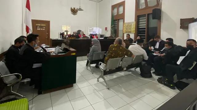 Sidang Ade Yasin