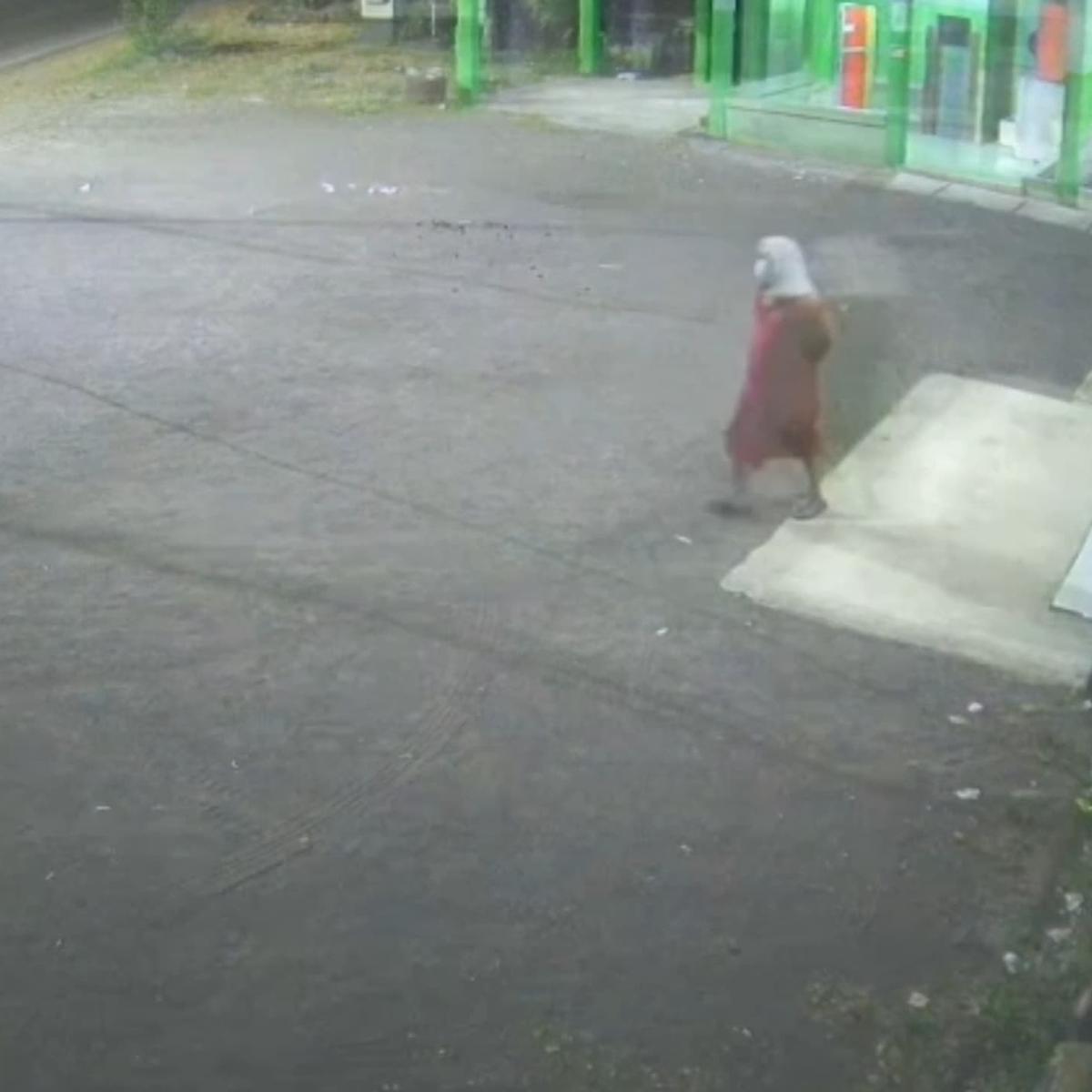 Terekam CCTV, Pelaku Pembakaran Saf Masjid di Maros Beraksi Sebelum Azan Subuh