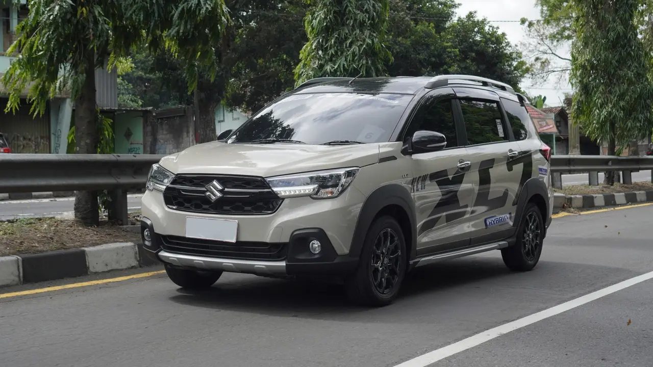 Suzuki XL7 Hybrid
