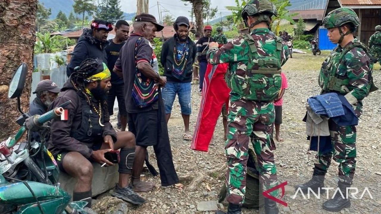 Satgas Yonif 136/TS Perkuat Pendekatan Sosial TNI Papua di Pedalaman Puncak Jaya