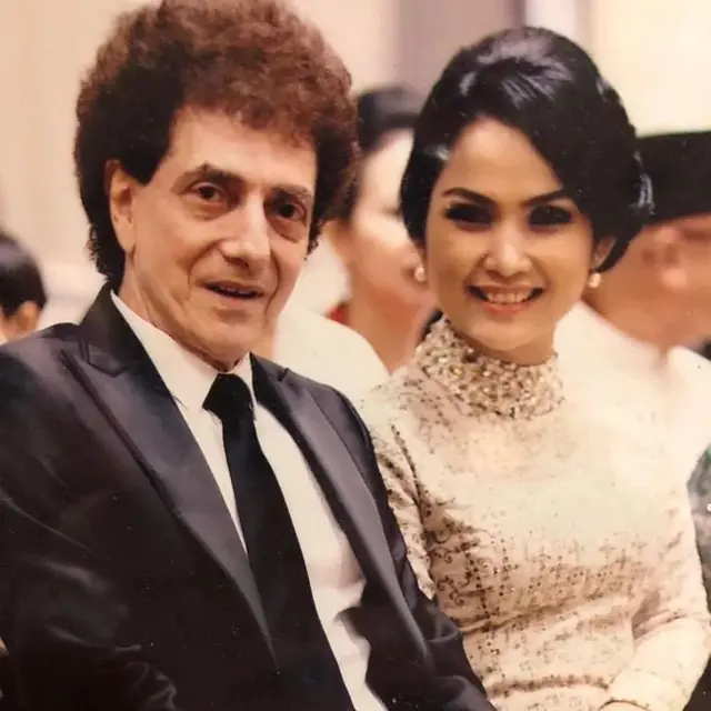 [Fimela] Ahmad Albar dan Dewi Sri Astuti