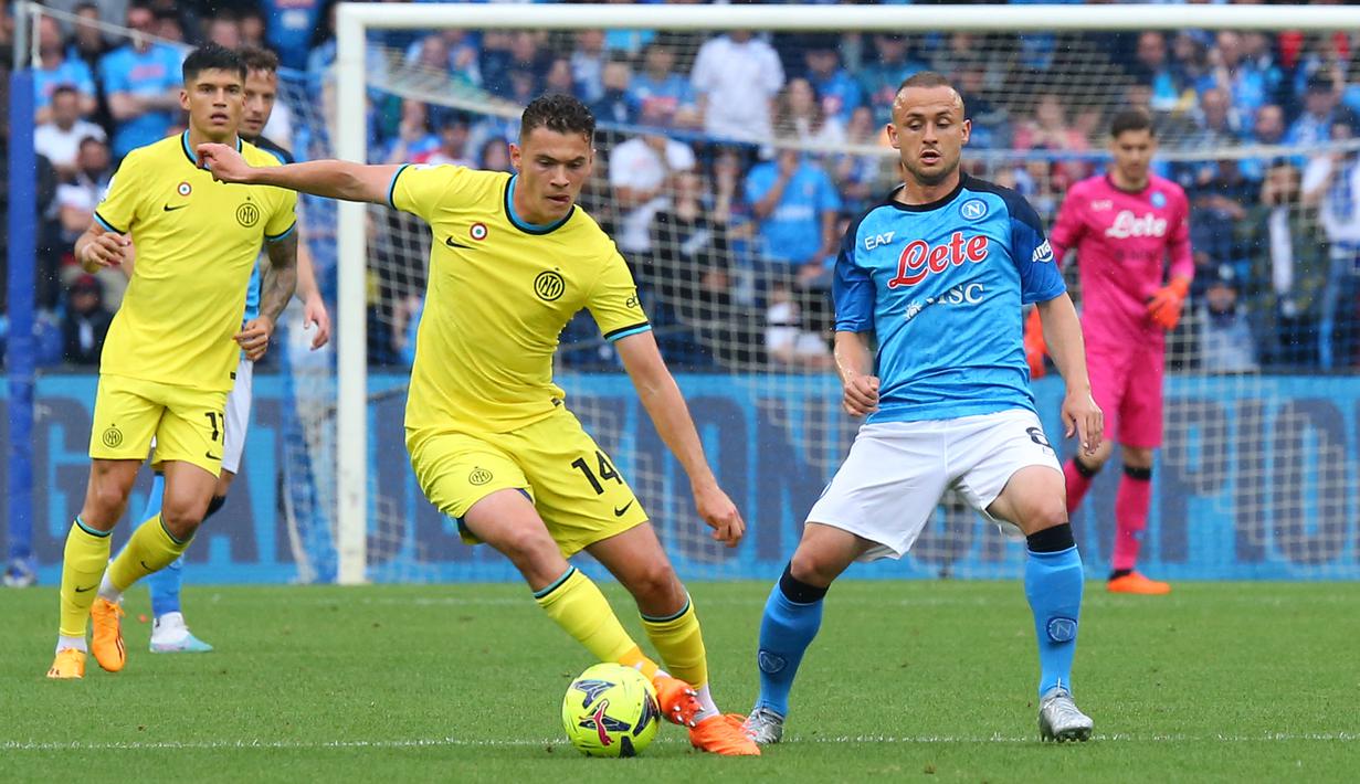 Napoli sendiri sudah dipastikan juara Liga Italia. Mereka kini meraup 86 poin dair 36 laga. (Photo by CARLO HERMANN / AFP)