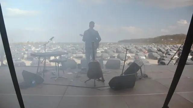 Drive-In Concert Mads Langer, Konser Musik Saat Physical Distancing