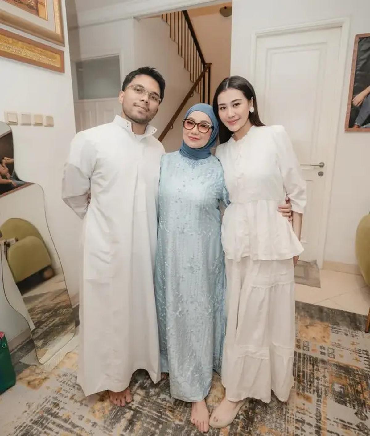 13 Potret Ruang Keluarga di Rumah Reza Artamevia, Jadi Tempat Kumpul saat Lebaran