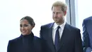 <p>Meghan Markle dan Pangeran Harry di One World Observatory pada 23 September 2021 di New York City. (ROY ROCHLIN / GETTY IMAGES NORTH AMERICA / GETTY IMAGES VIA AFP)</p>