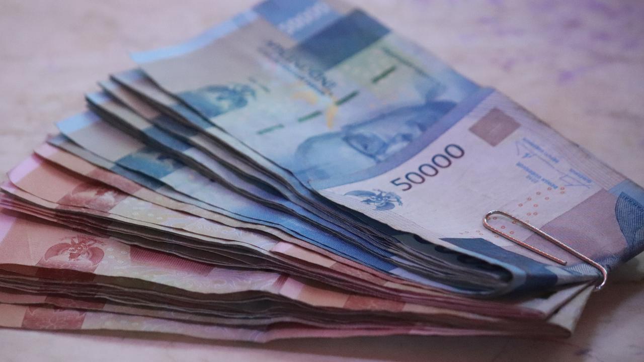 Waspada! Ini Risiko Kesehatan yang Mengintai dari Selembar Uang di Dompet Anda