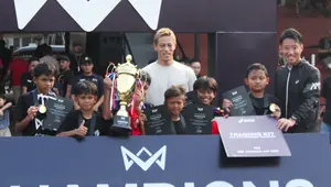 Keisuke Honda saat hadir di acara 4v4 Indonesia Cup yang dilaksanakan di Asiop Stadium, Jakarta pada Minggu (06/08/2025).