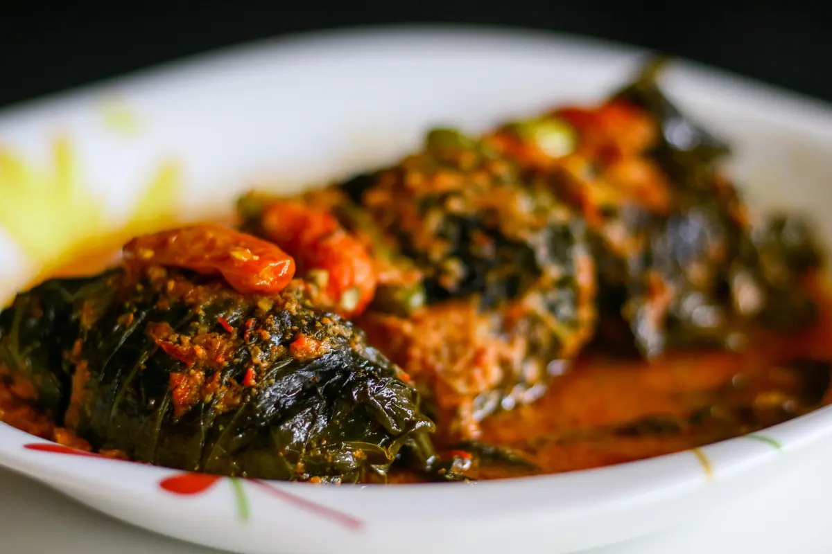 resep daun singkong tumbuk