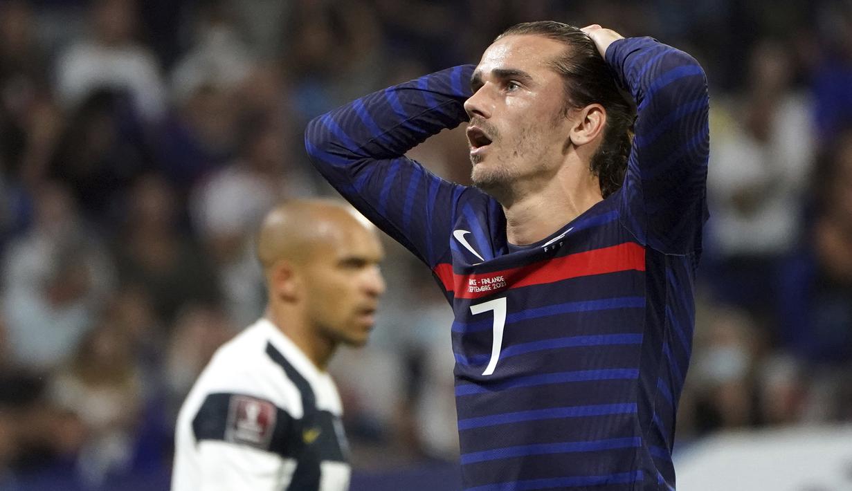 Pada menit ke-59 Antoine Griezmann hampir mencetak gol ketiganya. Tembakannya masih melebar dari gawang usai kerjasama satu duanya dengan Karim Benzema. (Foto: AP/Laurent Cipriani)