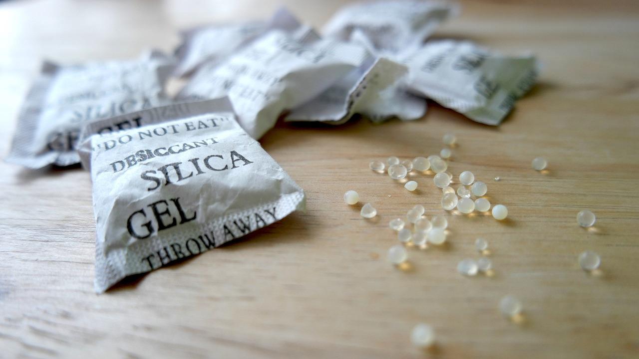 Ilustrasi Silica Gel.