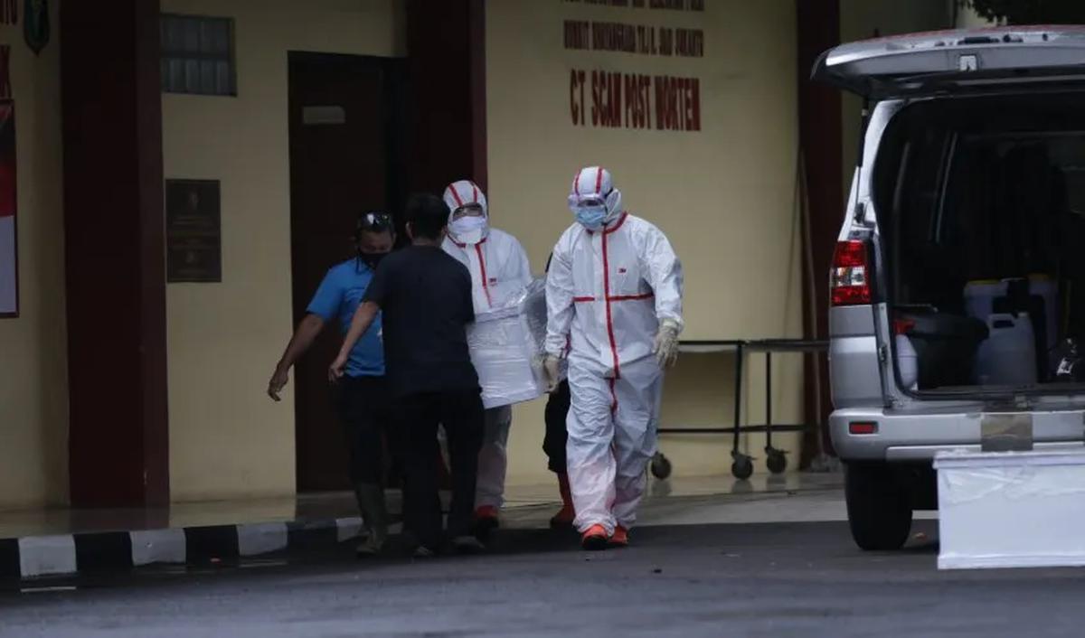 Cahaya mengaku sudah mengirimkan somasi kepada pihak rumah sakit. Namun, belum ada jawaban. Padahal, pihak keluarga meminta agar dokter menerbitkan surat rujukan supaya pasien A dibawa ke rumah sakit lain.<br>
