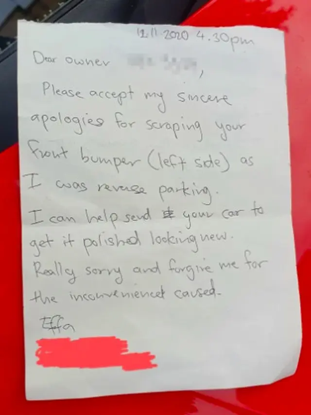 Tak Sengaja Senggol Mobil, Viral Wanita Minta Maaf Lewat Surat