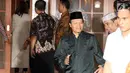 Wakil Ketua MPR Hidayat Nur Wahid tiba melayat ke rumah duka Presiden RI ke-3 BJ Habibie di Patra Kuningan, Jakarta, Rabu (11/9/2019). BJ Habibie wafat pada hari Rabu (11/9) di usia 83 tahun dan akan dimakamkan pada hari Kamis di TMP Kalibata setelah salat Dzuhur. (Liputan6.com/Angga Yuniar)