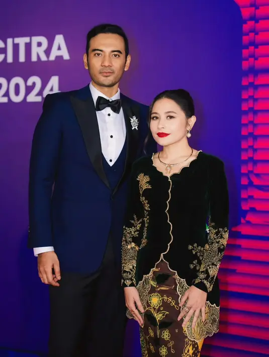 <p>Selain dikenal sebagai aktris dan produser, Prilly sukses menjalankan tugas sebagai Ketua Pelaksana Festival Film Indonesia (FFI) 2024. [@prillylatuconsina96].</p>