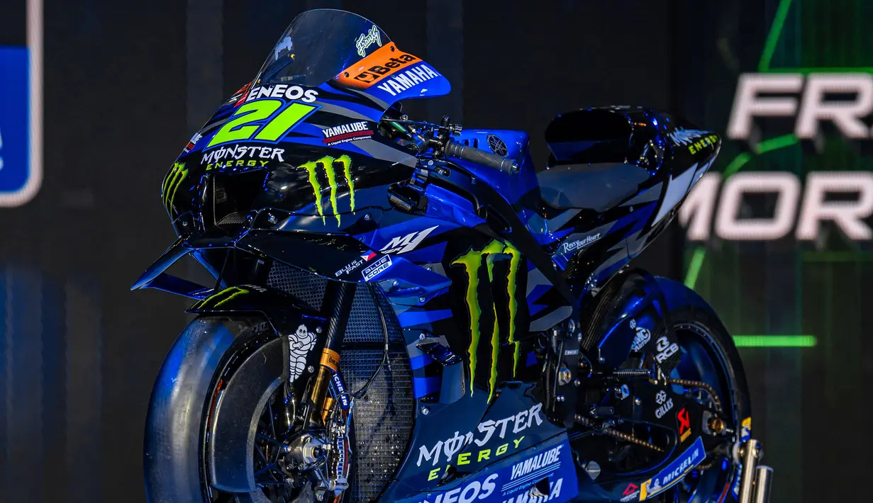 Livery Yamaha Monster Energy pada MotoGP 2023 masih didominasi warna biru tua. Warna kebanggaan Yamaha itu dipadukan dengan kelir hitam plus dikelilingi para sponsor untuk MotoGP. (Dok. Yamaha)