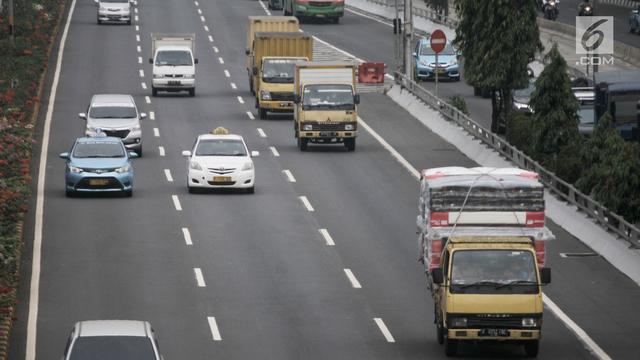 Mulai 18 Agustus, Truk Dibatasi Lewat Tol