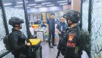 Polisi gerebek kantor judi online di Hayam Wuruk Jakbar