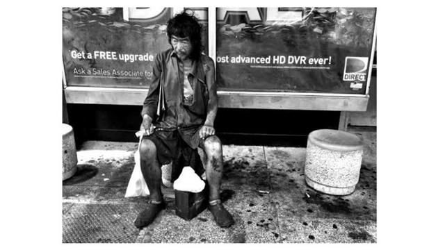 Fotografer Ini Motret Gelandangan