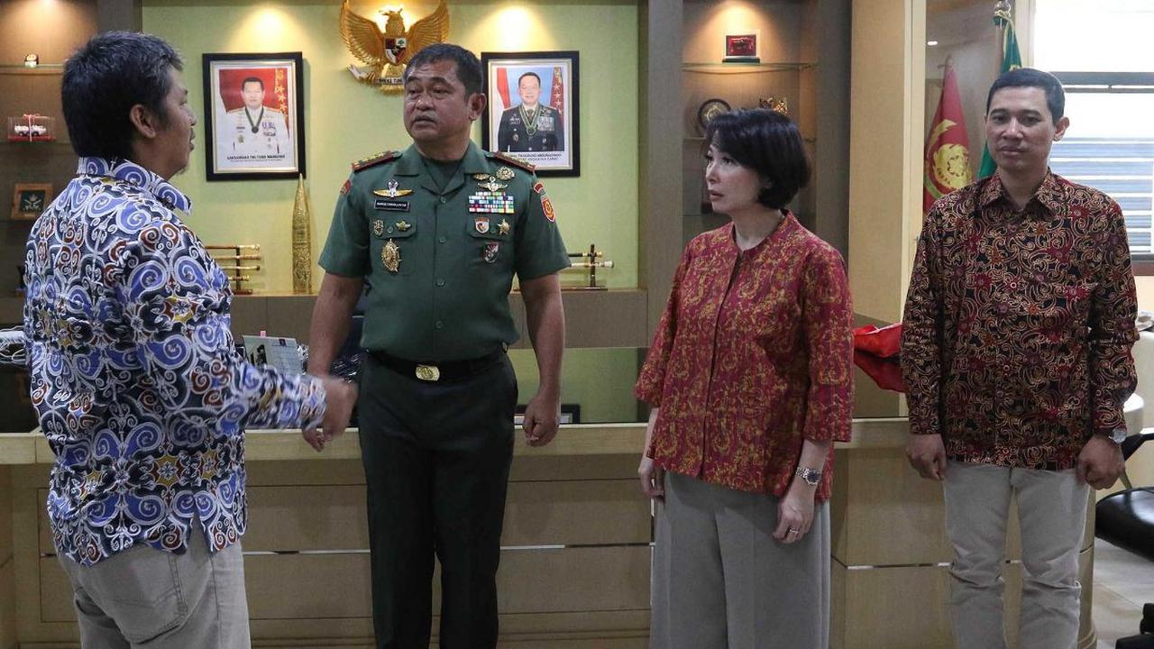 "Kita coba lihat satu daerah yang dari awal masyarakatnya tidak punya air, terus kita bisa hadirkan air untuk sanitasi bahkan membuka lahan. Jadi kita bisa lihat ke sana hasilnya dan kita bisa tanya ke masyarakat sebagai penerimanya,"